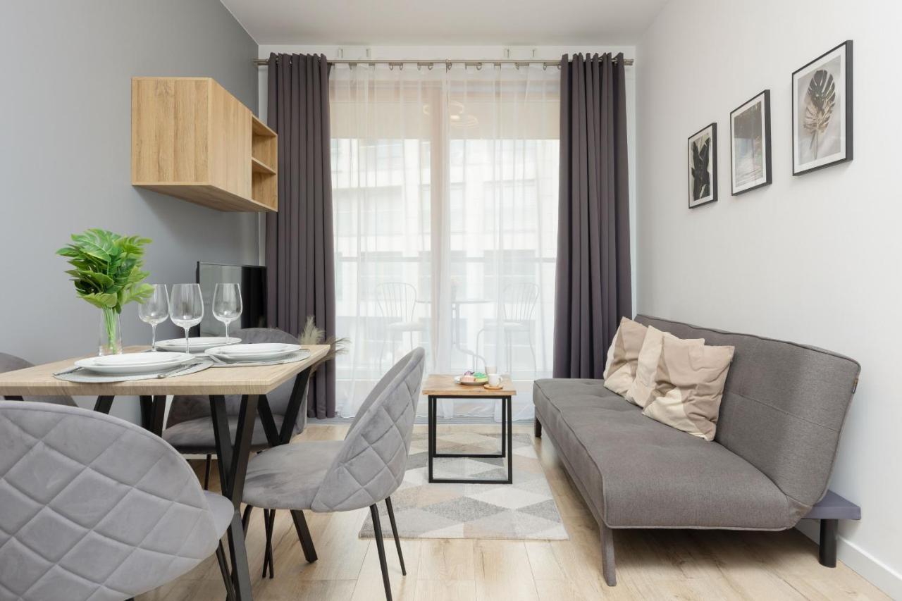 Cozy Apartments With Parking In The 19Th District By Noclegi Renters Warsaw Exterior photo